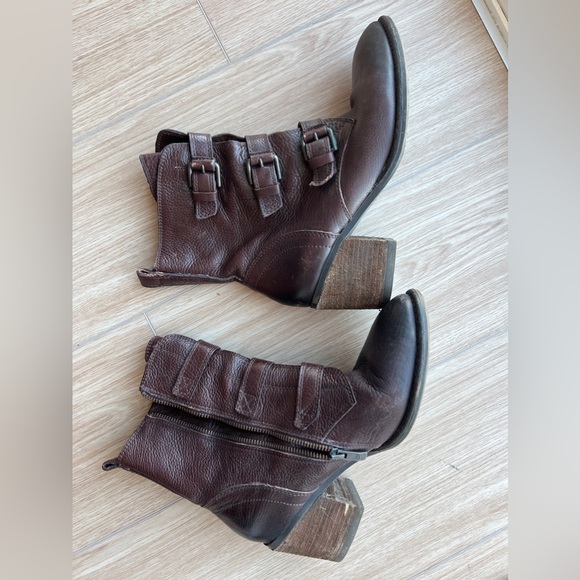 Cute ankle cowboy/ish leather boots - Picture 1 of 5